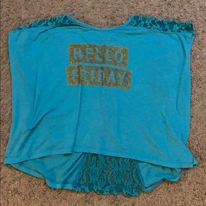 a short sleeve shirt